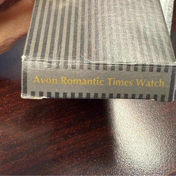Avon Black Leather Strap Watch “Romantic Times” NIB 1994 - Picture 4 of 6